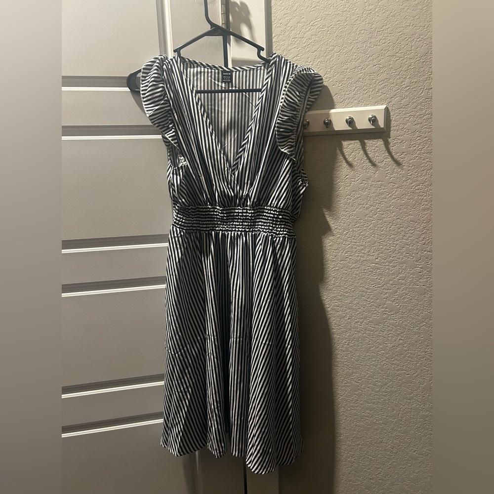 NWOT Striped Print Butterfly Sleeve Dress